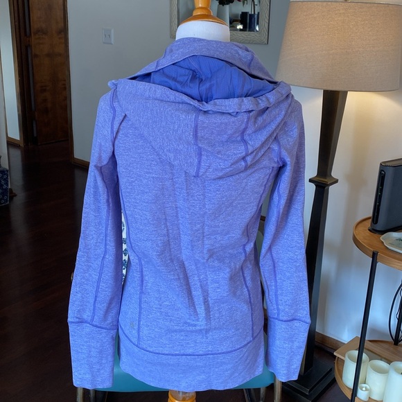 LULULEMON lavender zip up jacket. Size US 8. Long style with classic front logo. - Picture 4 of 12